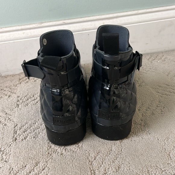 Hunter Refined High Gloss Quilt Chelsea Waterproof Rain Boot in Dark Slate - Picture 2 of 8